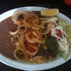 El Sabrosito Restaurant y Pupuseria - Bistek Plate