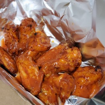 Domino's Pizza - a box of chicken wings - Pizza Near Me - Olds, Alberta