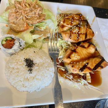 Fuumi - Salmon - Sushi Bars Near Me - Burlingame, California