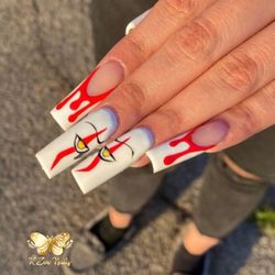Nail salon in Dallas, Texas