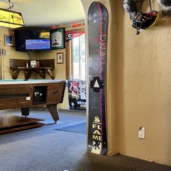Lefty's Bar & Grill