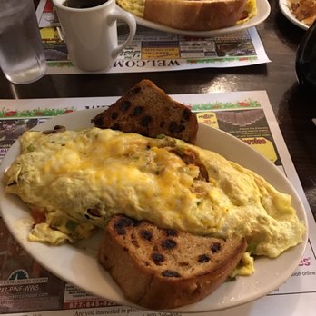 Old Hamlin Restaurant - Breakfast & Brunch Near Me - Ludington, Michigan