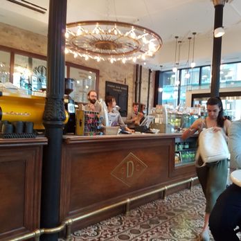 Dineen Coffee - Inside - Coffee & Tea Near Me - Toronto, Ontario
