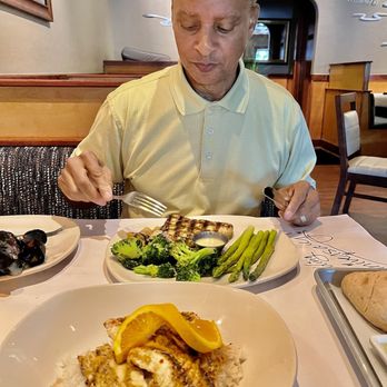 Bonefish Grill - Chilean Sea Bass with fresh grilled veggies (delicious) - Seafood Near Me - Buford, Georgia