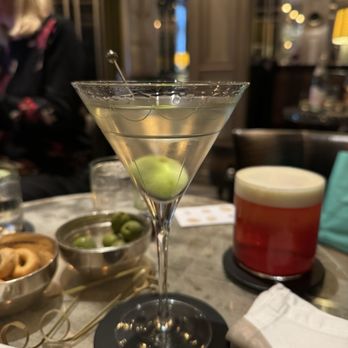 Connaught Bar - Martini - Bars Near Me - London, XGL