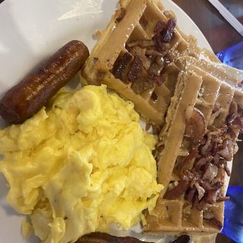 Honeybear Cafe - Leo's Chix & Bacon Waffle - Breakfast & Brunch Near Me - Chicago, Illinois