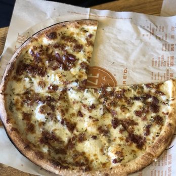 Blaze Pizza - Pizza Near Me - Orlando, Florida