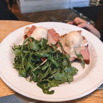 La Pecora Bianca Midtown - Eggs Benedict - Italian Near Me - New York, New York La Pecora Bianca Midtown - Eggs Benedict - Italian Near Me - New York, New York