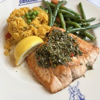 Columbia Restaurant - Salmón Aurora - Spanish Near Me - Celebration, Florida