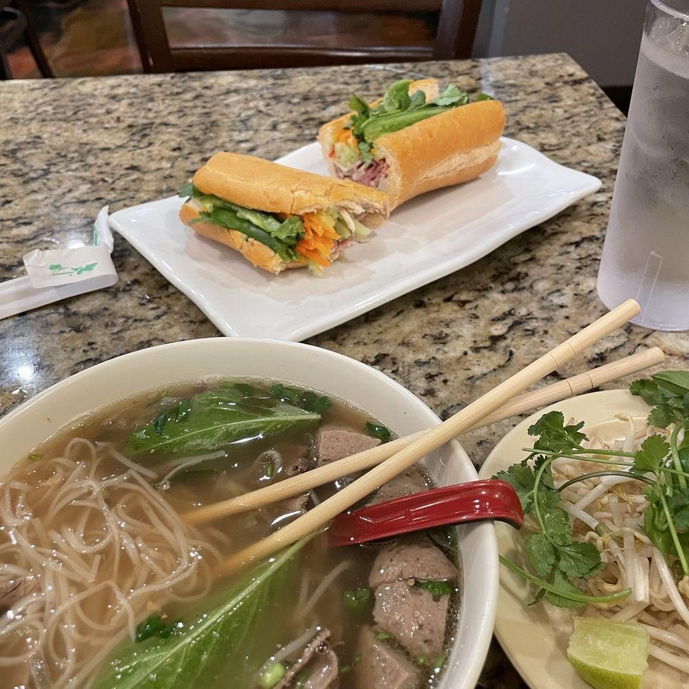 P15. Create Your Own Beef Noodle Soup (4 Meat Max)  Vietnamese Sandwich