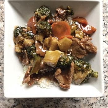 Rising Star Take Away - Beef and broccoli over white rice - Fast Food Near Me - Brandon, SFK Rising Star Take Away - Beef and broccoli over white rice - Fast Food Near Me - Brandon, SFK