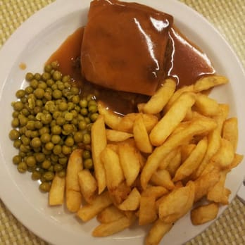 Regency Café - Steak pie, chips, & peas - Cafes Near Me - London, XGL
