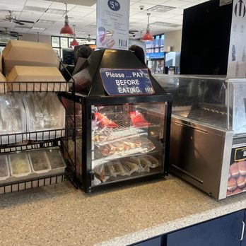 Pala Mini Mart - Warm hot dogs and buns - Convenience Stores Near Me - Pala, California