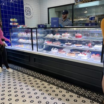 Paris Baguette - Bakeries Near Me - Lake Forest, California