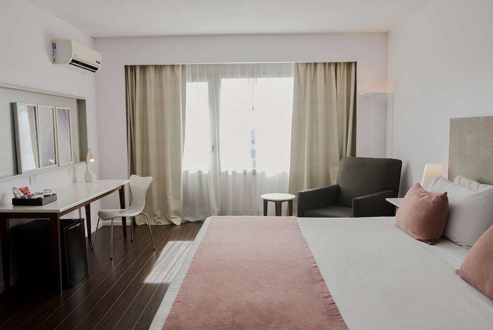 Hotel Dazzler