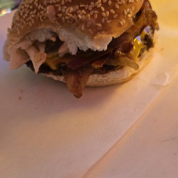 Bash Burger - Bacon cheeseburger - Burgers Near Me - New York, New York Bash Burger - Bacon cheeseburger - Burgers Near Me - New York, New York