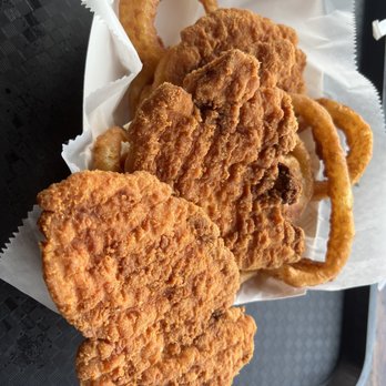Paul's Margarita Deck - Chicken fingers - American Near Me - Helen, Georgia