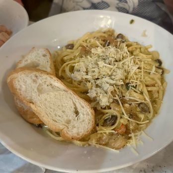 Half Shell Oyster House - Seafood pasta - Cajun/Creole Near Me - Pelham, Alabama Half Shell Oyster House - Seafood pasta - Cajun/Creole Near Me - Pelham, Alabama