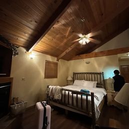 Upstairs bedroom Upstairs bedroom
