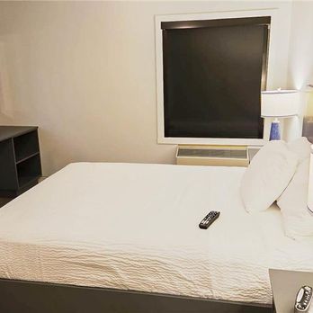 Merritt Desert Inn - Motel Merritt BC queen bed - Hotels Near Me - Merritt, British Columbia Merritt Desert Inn - Motel Merritt BC queen bed - Hotels Near Me - Merritt, British Columbia