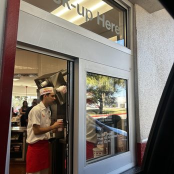 In-N-Out Burger - Burgers Near Me - Stafford, Texas