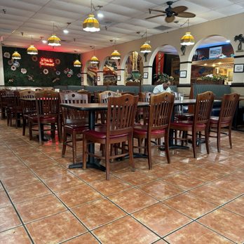Rincon Cubano - Inside the restaurant - Cuban Near Me - Sarasota, Florida