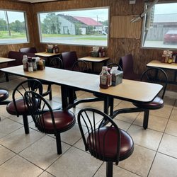 Carroll's Giant Burger - Seating inside
