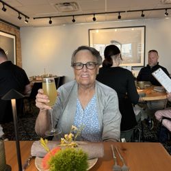 The Grey - Lois and a pineapple mimosa