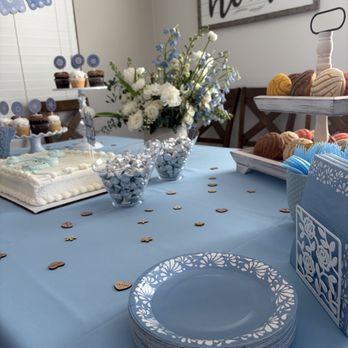 Luna Florals - Dessert table - Floral Designers Near Me