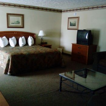 Will Rogers Hotel - WillRogersInn Claremore OK bed - Hotels Near Me - Claremore, Oklahoma