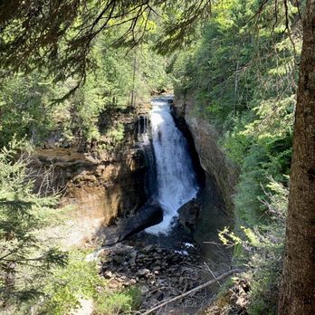 Miners Falls - This view of Miners Falls is from the wooden observation platform. - Hiking Near Me - Munising, Michigan