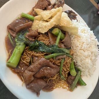 Asia Manoa Chinese Restaurant - Plate lunch - Chinese Near Me - Honolulu, Hawaii