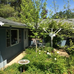 Robin's Nest - Private patio for guests.