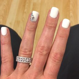 Wedding nails looking beautiful! Wedding nails looking beautiful!