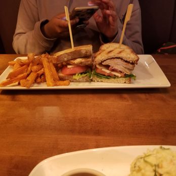 Bâton Rouge Steakhouse & Bar - Steakhouses Near Me - Vaughan, Ontario Bâton Rouge Steakhouse & Bar - Steakhouses Near Me - Vaughan, Ontario