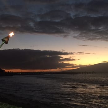 Honu Oceanside - Sunset view - Seafood Near Me - Lahaina, Hawaii