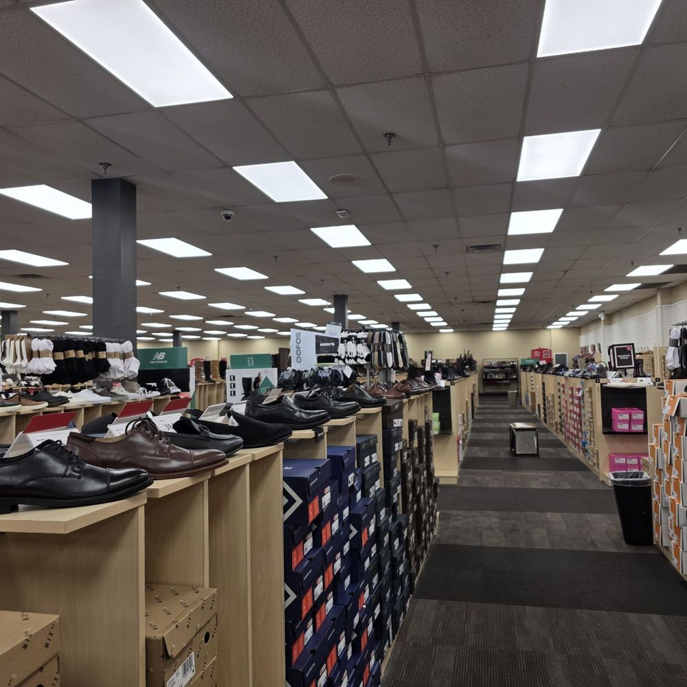DSW Designer Shoe Warehouse - Shoe Stores Near Me - Germantown, Tennessee