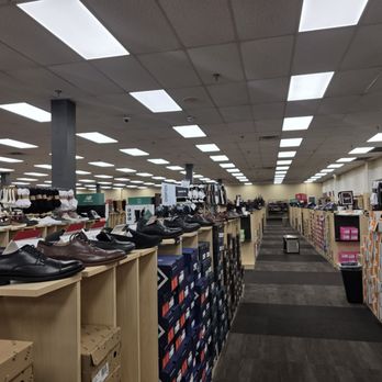 DSW Designer Shoe Warehouse - Shoe Stores Near Me - Germantown, Tennessee DSW Designer Shoe Warehouse - Shoe Stores Near Me - Germantown, Tennessee