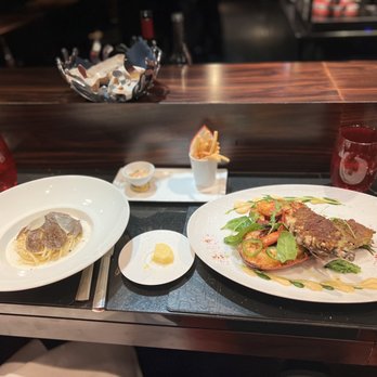 L'Atelier de Joël Robuchon - Le Spaghettis Truffe Noire and Le Homard Frite - French Near Me - Paris, 75
