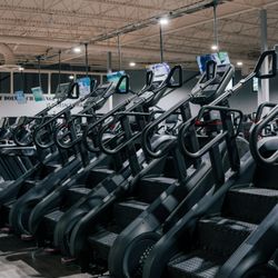 World Gym Sunridge - Stairclimbers and Cardio