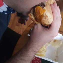 Pete's Place - Monster burger