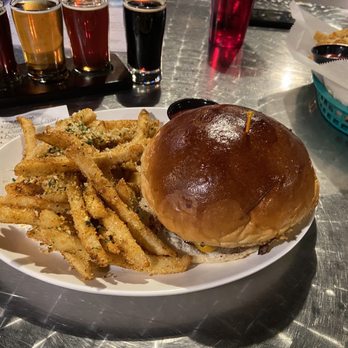 Paducah Beer Werks - Pizza Near Me - Paducah, Kentucky Paducah Beer Werks - Pizza Near Me - Paducah, Kentucky