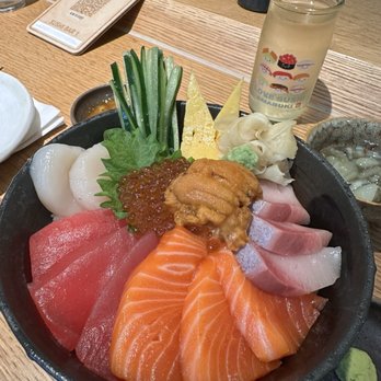 Nori Bar - Chirashi - Sushi Bars Near Me - Honolulu, Hawaii