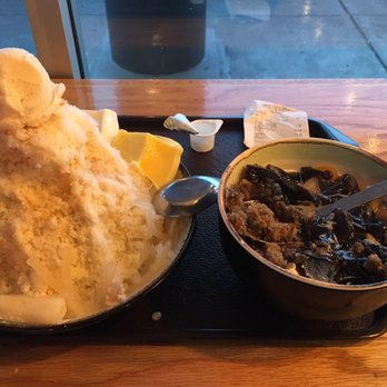Meet Fresh - The right one is herbal flavor, which is my favorite. - Desserts Near Me - Plano, Texas