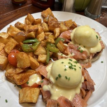 Drakes - Smoked Salmon Benedict - New American Near Me - San Carlos, California