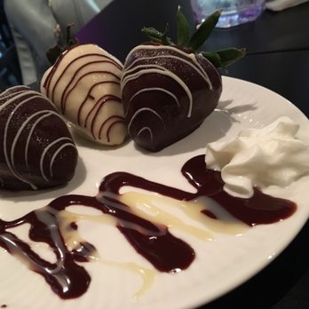 Lulu's Chocolate Bar - Chocolate Covered Strawberries - Desserts Near Me - Savannah, Georgia