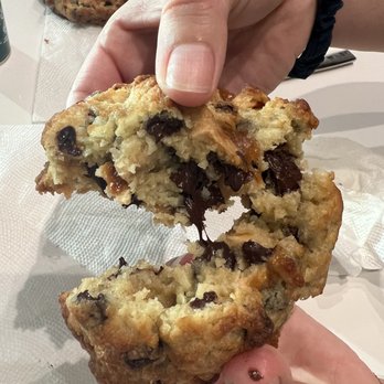 Levain Bakery - Bakeries Near Me - Chicago, Illinois