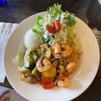 Iron Pot - Salmon and tuna poke. And yakisoba. - Korean Near Me - Kent, Washington Iron Pot - Salmon and tuna poke. And yakisoba. - Korean Near Me - Kent, Washington