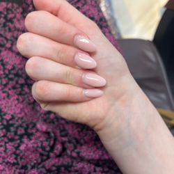 United Nails - Cuticles not pushed back at all