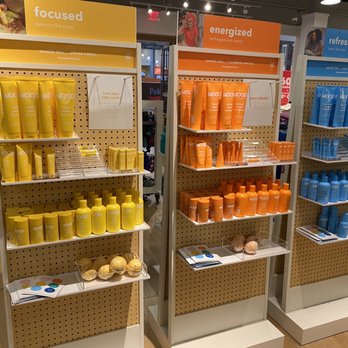 American Eagle Outfitters - What are these - Outlet Stores Near Me - Hanover, Maryland